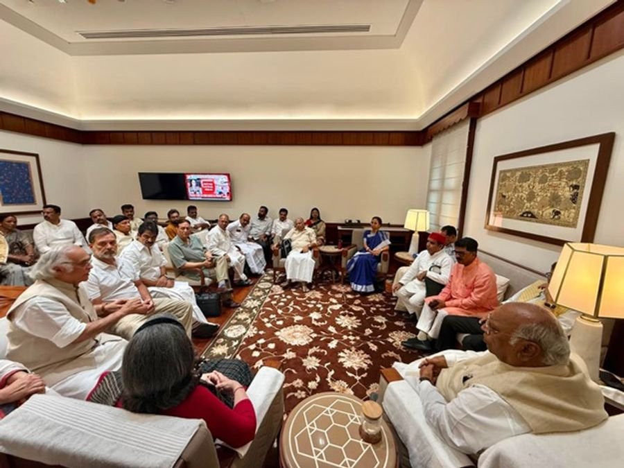 Ramzan attends INDIA Bloc floor leaders’ meet in Delhi