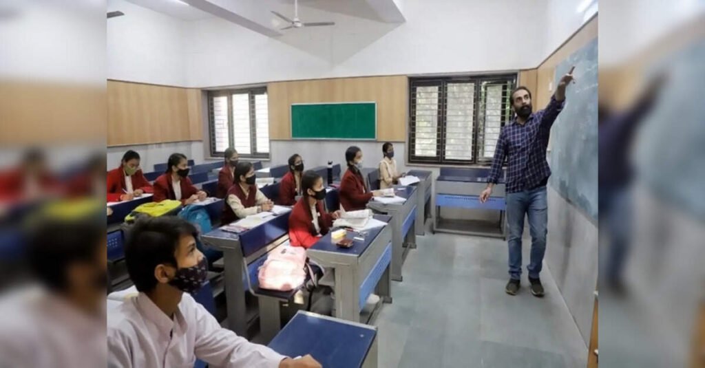 Karnataka bars 249 guest lecturers with fake PhDs, ETEducation