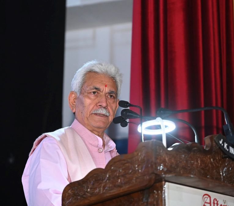 Use heritage to inspire new minds: LG Sinha to youth