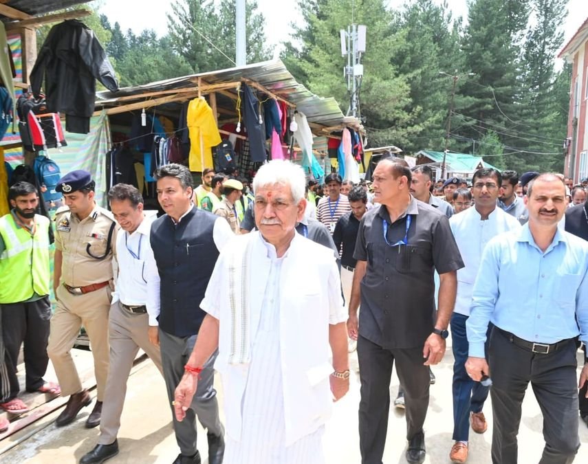 LG Sinha visits Nunwan base camp, reviews facilities for Amarnath Yatra pilgrims