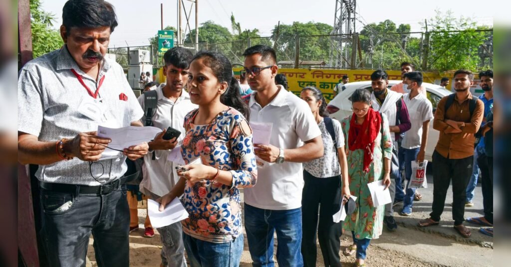 ITIs, polytechnics told to bridge skill gap, ETEducation
