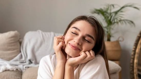 Dietitian recommends eating this fruit daily for naturally glowing skin instead of buying expensive beauty products