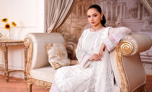 10 white kurta sets that look effortlessly elegant; Stylish picks for women