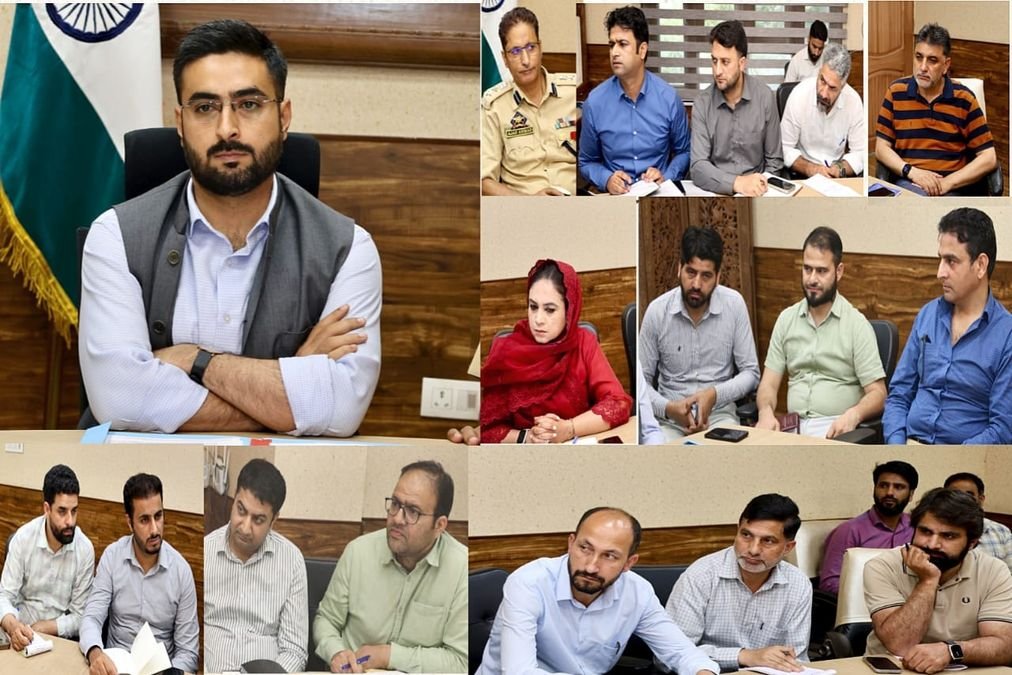 DC Srinagar Reviews Disaster Projects to Strengthen District Preparedness