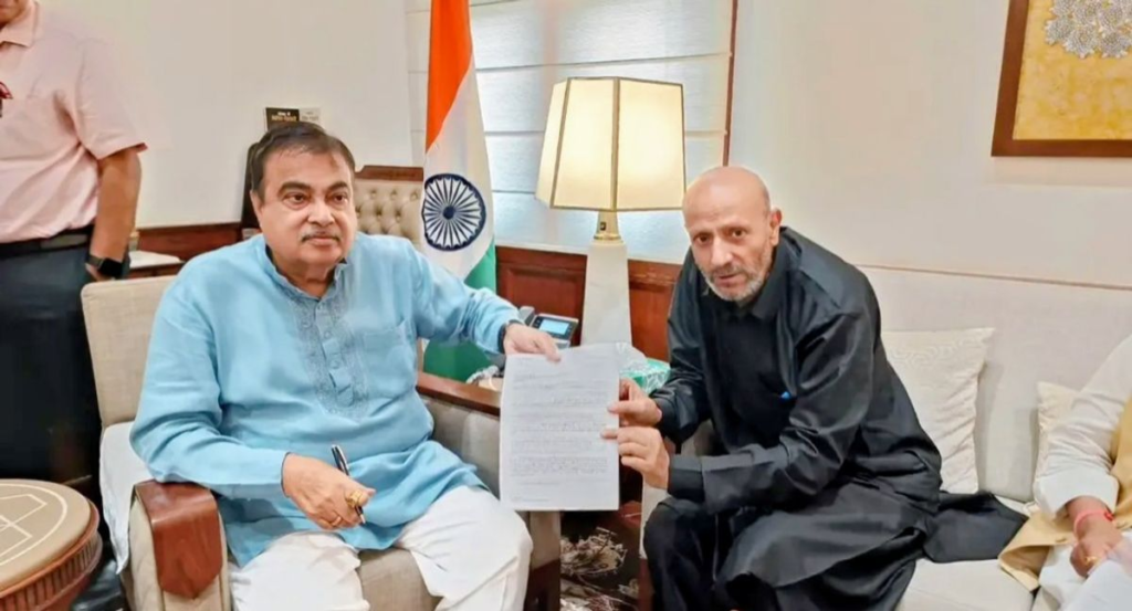 MP Er. Rashid Meets Union Minister Nitin Gadkari, Seeks Priority Passage for Fruit Trucks on NH-44