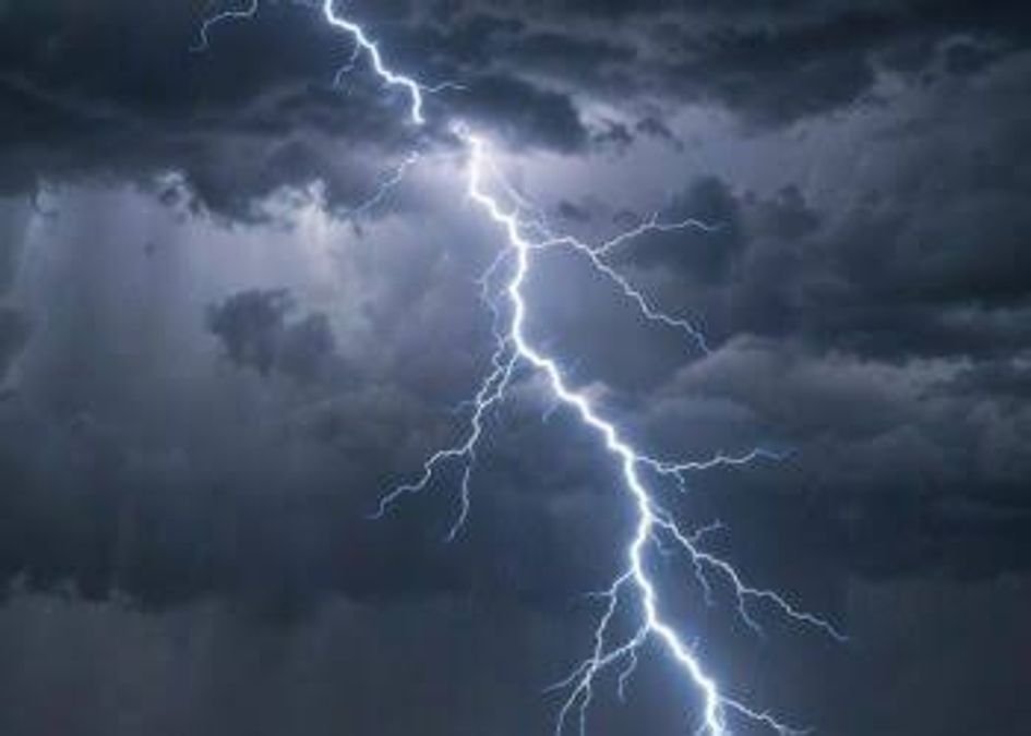 2 killed, 2 injured after lightning strikes in Anantnag
