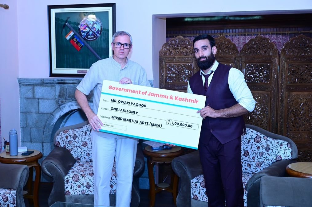 CM Omar Felicitates J&K MMA Fighter Owais Yaqoob, Awards Rs 1 Lakh