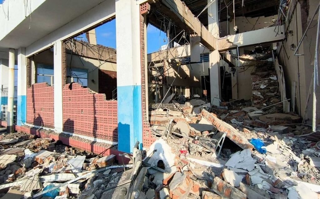 6.5 magnitude earthquake strikes Indonesia hours after 7.7 quake kills 38