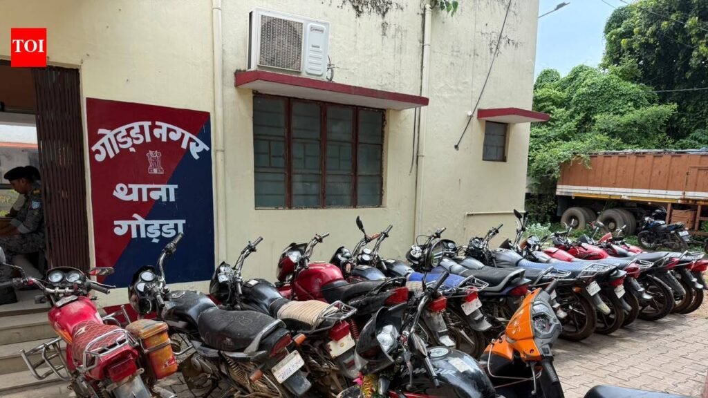 Godda police recover 18 stolen motorcycles, three held | Ranchi News