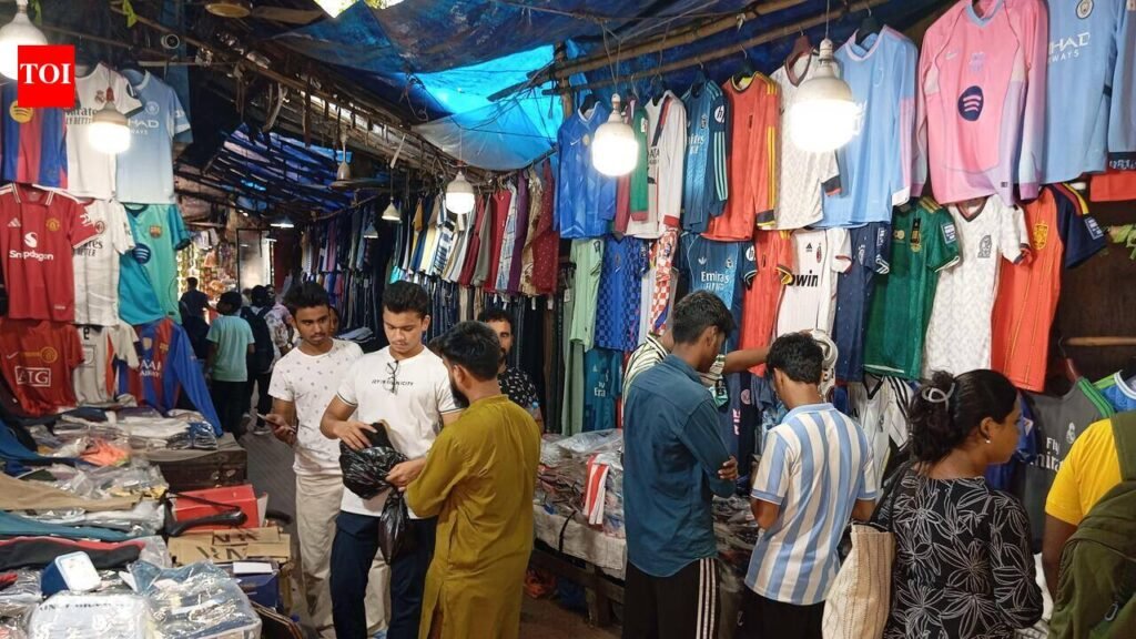 Maidan Mkt shift: Defiance gives way to acceptance | Kolkata News