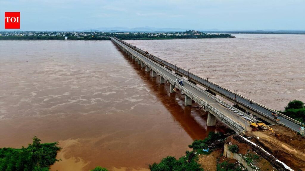 Godavari eases after peaking at Bhadrachalam, but third flood warning remains in force | Hyderabad News