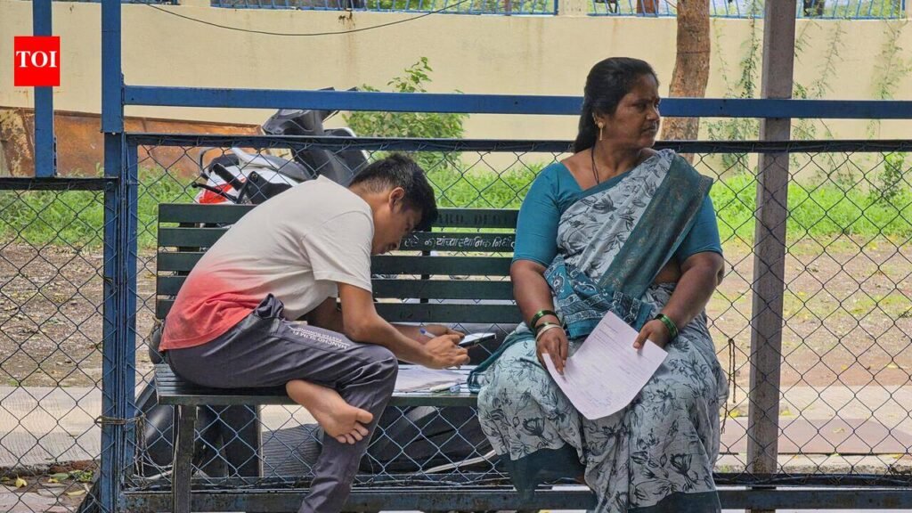 Doorstep visit to verify voters falters in cities as Maha races to meet Aug 8 deadline | Pune News