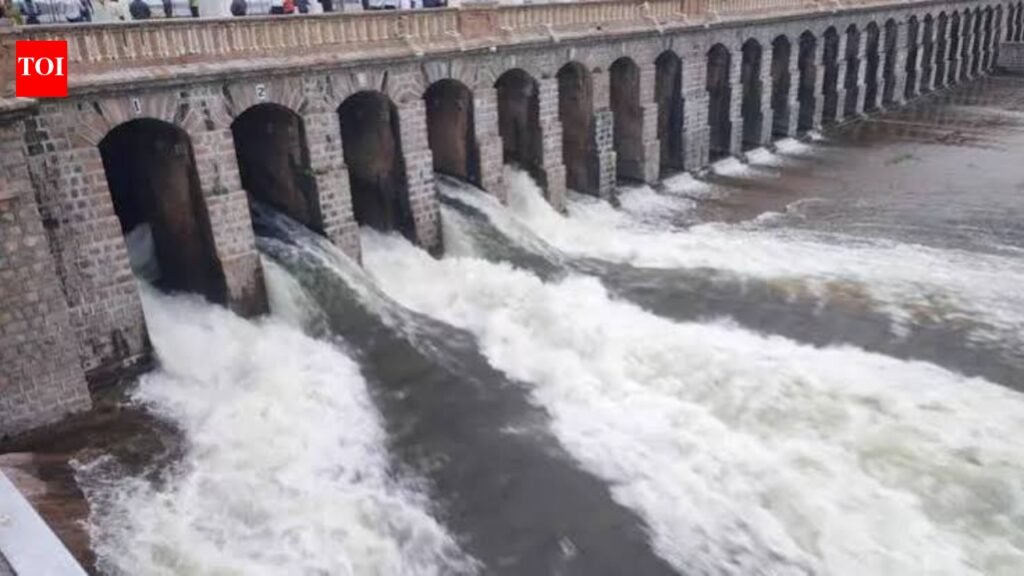 Kabini Reservoir discharge at 25,000 cusecs triggers Cauvery flood alert | Chennai News