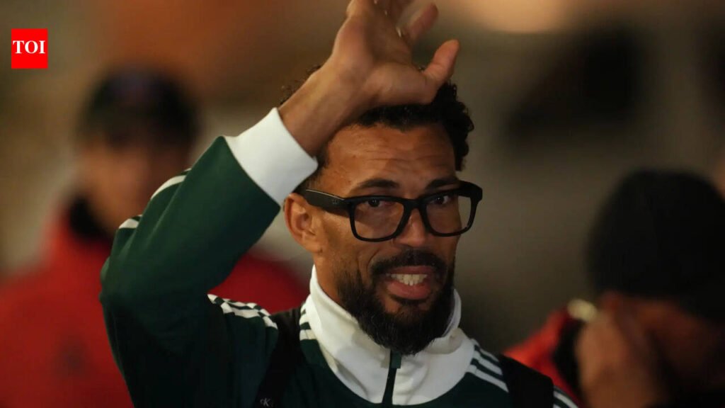 ‘Vozinha! Vozinha!’: FIFA World Cup breakout star gets hero’s welcome in Chile after three delays | Football News