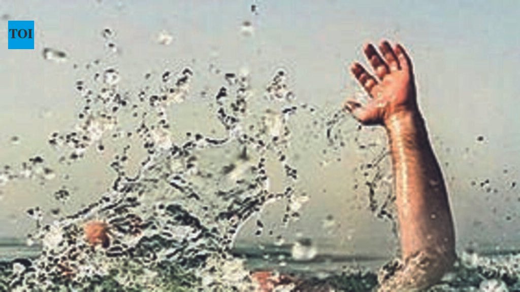 Two teenagers feared drowned in Motihari | Patna News