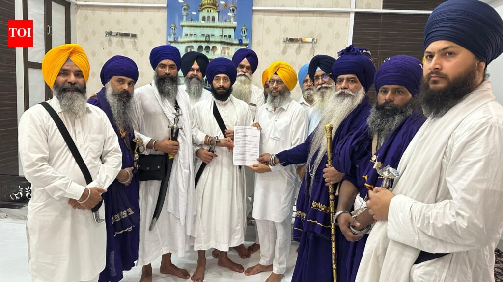 Sikh thinkers demand transparency over transportation of Guru Granth Sahib saroops | Chandigarh News