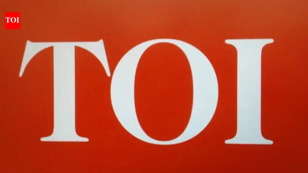 Man killed as speeding auto overturns on IFFCO Chowk flyover | Gurgaon News