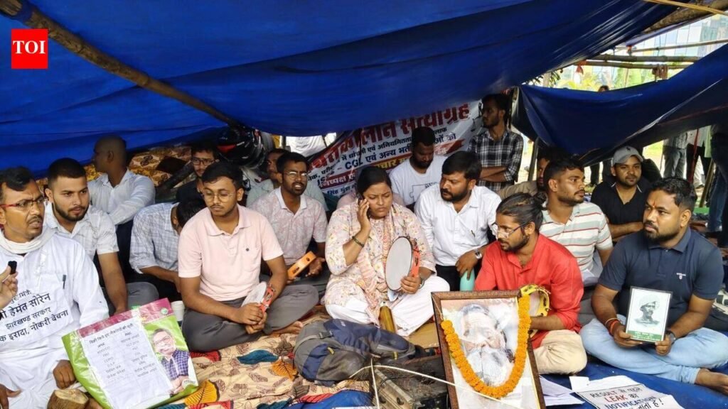 Protest footfall lifts sales for vendors near Jaipal Singh Munda Stadium | Ranchi News