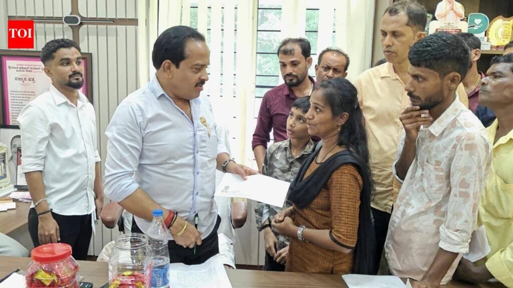 MLA reimburses money to woman duped in scam | Bengaluru News