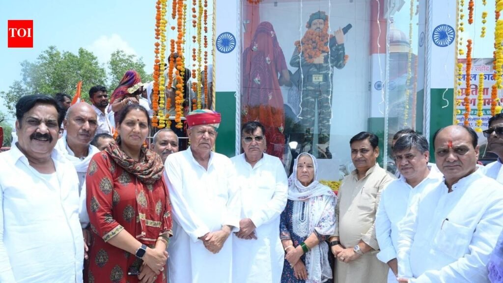 Dotasra unveils martyr Harlal Kaler’s statue in Churu | Jaipur News
