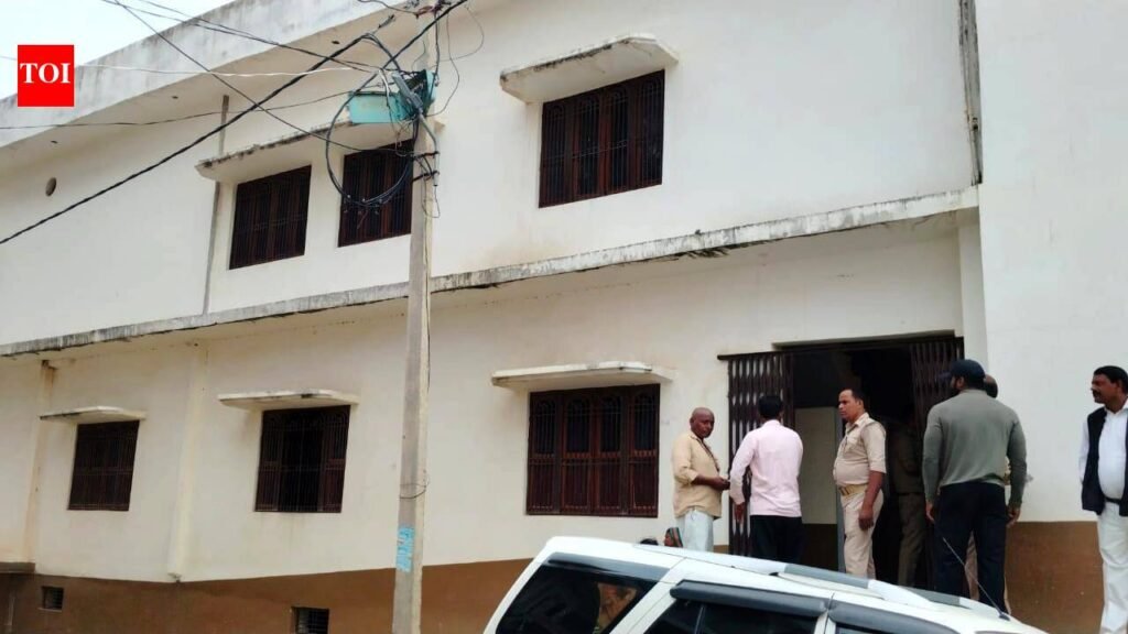 Pvt hospital sealed after pregnant woman dies during delivery | Varanasi News