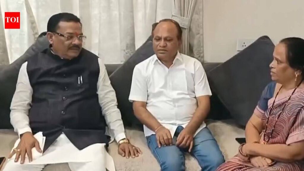Mahayuti rift: BJP unhappy with Shiv Sena’s Sanjay Shirsat visiting Abhijit Dipke kin | Mumbai News