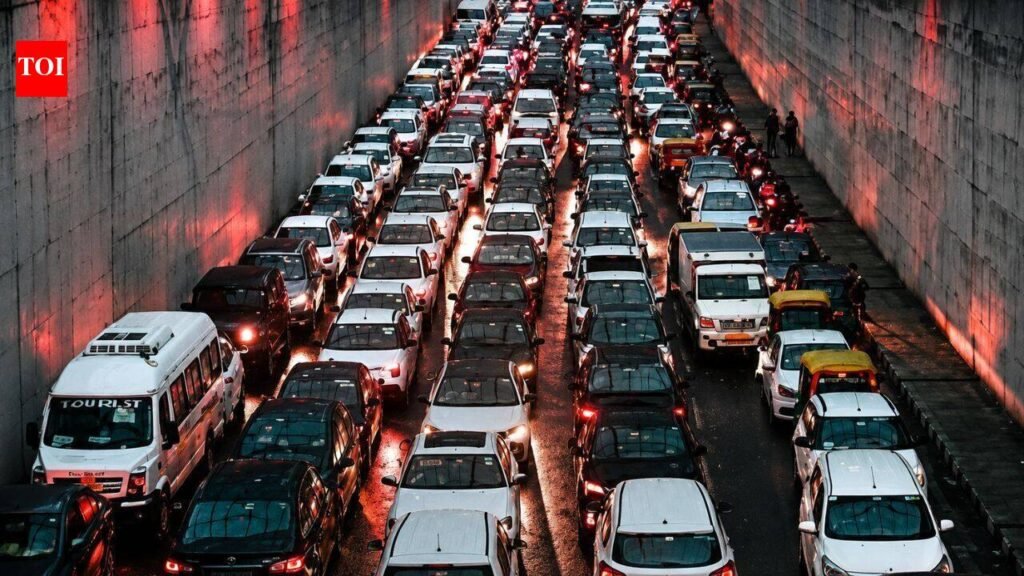Closure of 2 key underpasses turned Delhi-Gurgaon Expressway into hours-long gridlock | Gurgaon News