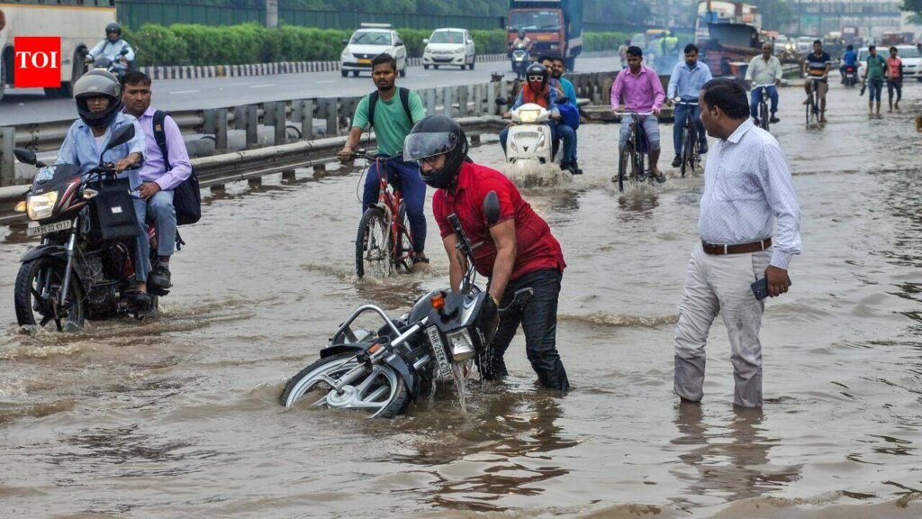 97mm rain leaves city waterlogged, commuters stranded, throws life out of gear | Gurgaon News
