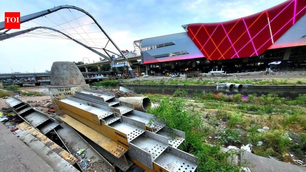 Corporators propose reward for citizens who report illegal debris dumping | Pune News