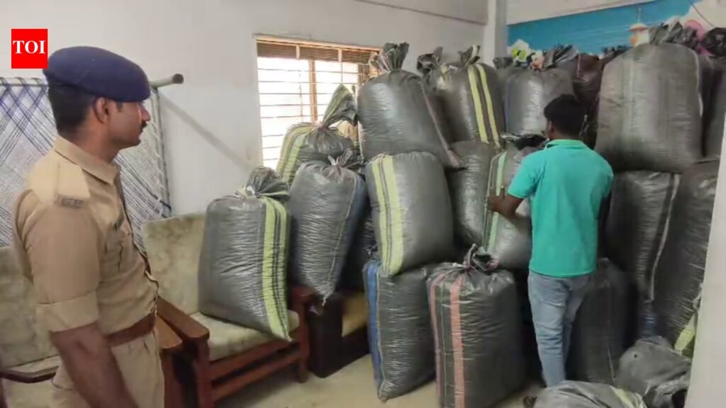 2.5 tonnes of poppy husk seized on expressway | Surat News