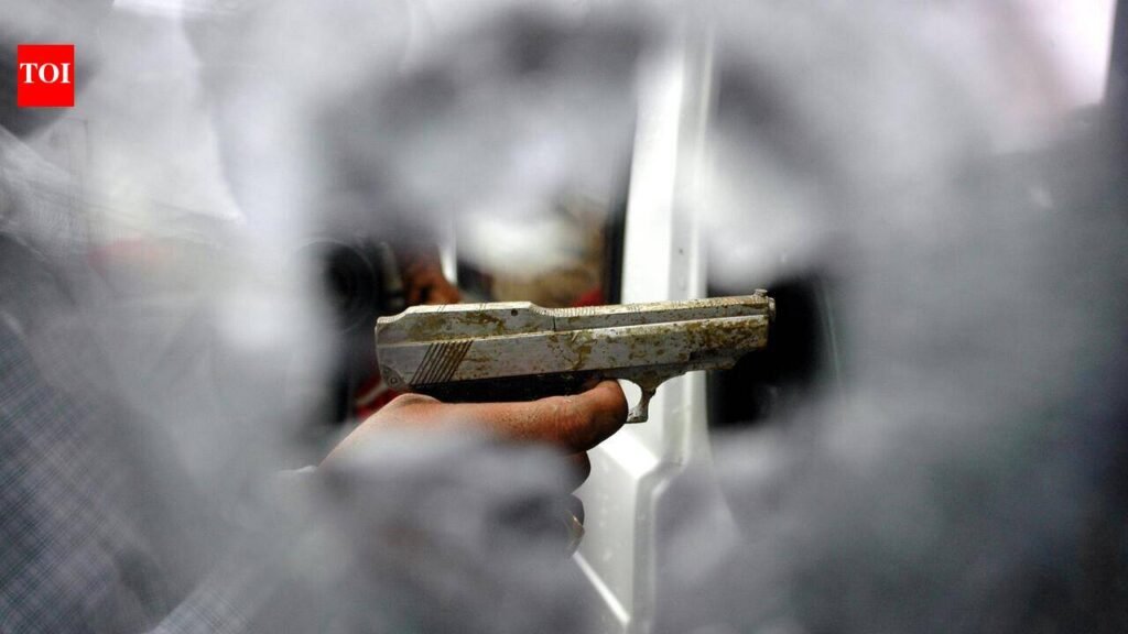 Rs 6L robbery: 2 shot in leg, arrested after encounter | Kanpur News