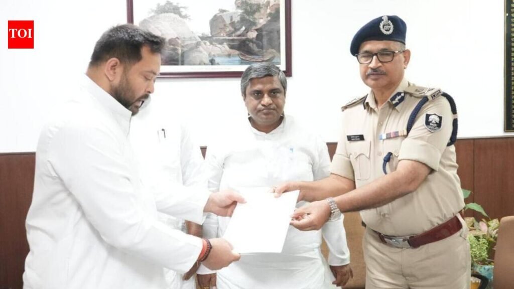Tejashwi meets DGP, demands probe into Siwan police firing | Patna News