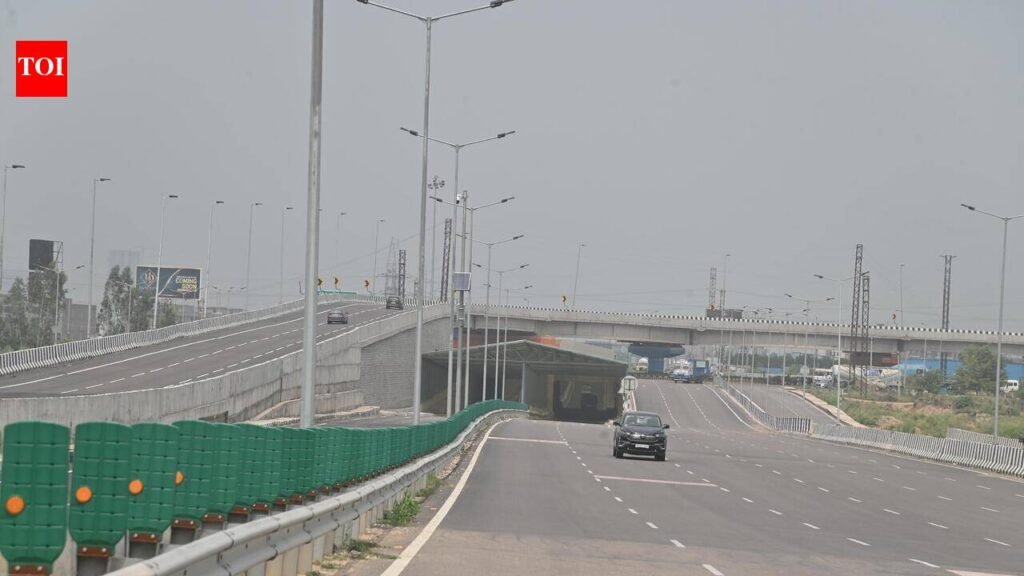 Punjab govt sets 15-day deadline for Kharar-Landran road fix | Chandigarh News