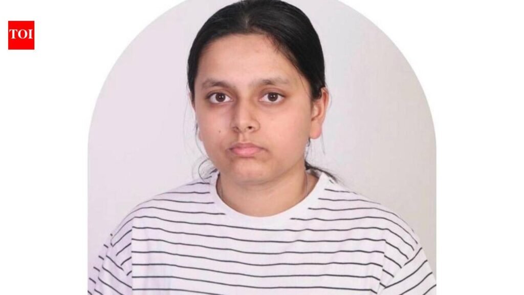 She saw textbooks being thrown away at 14. What this Delhi teenager did next is now helping 6,000 students |