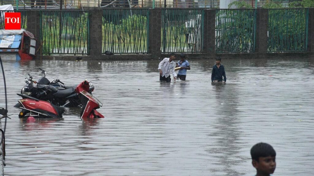 Residents of 40 societies intensify campaign against recurring creek floods | Surat News