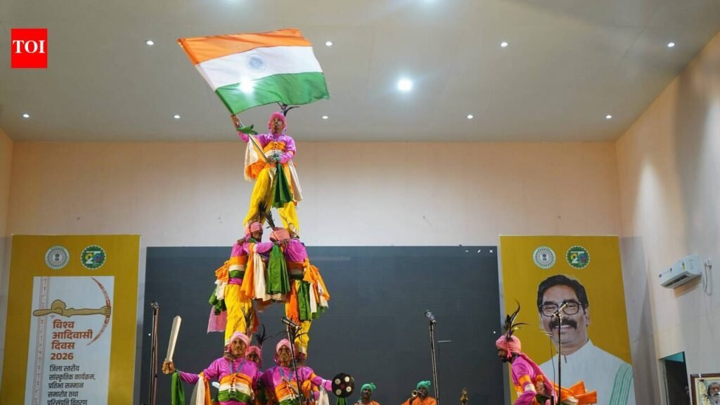 East Singhbhum marks World Tribal Day, distributes benefits worth Rs 20 crore | Ranchi News