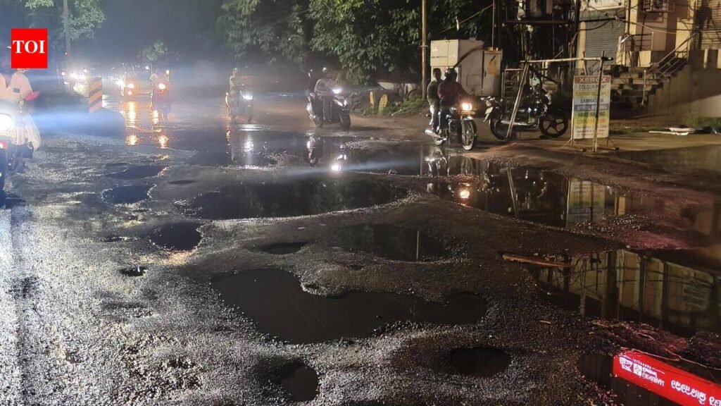 Cuttack road near NH-16 develops craters, commuters demand urgent repairs | Bhubaneswar News