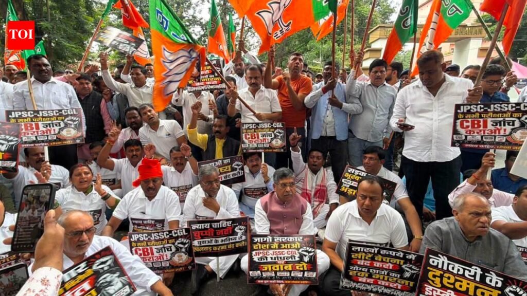 Around 50 BJP leaders, including LoP Babulal Marandi detained during protest outside CM Soren’s residence | Ranchi News