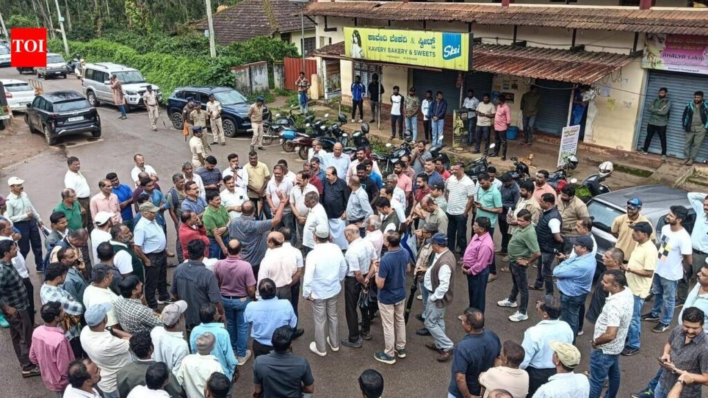 Labourer killed in jumbo attack; protest erupts in Ammathi | Mysuru News