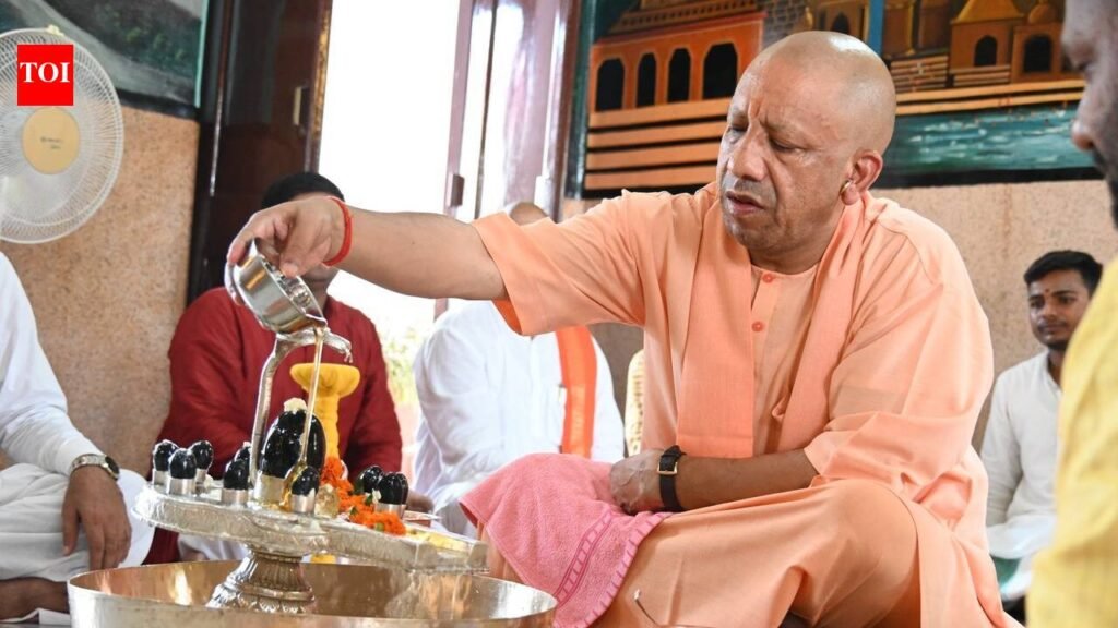 CM performs ‘Rudrabhishek’ at Gorakhnath Temple on second Shrawan Somvar | Varanasi News