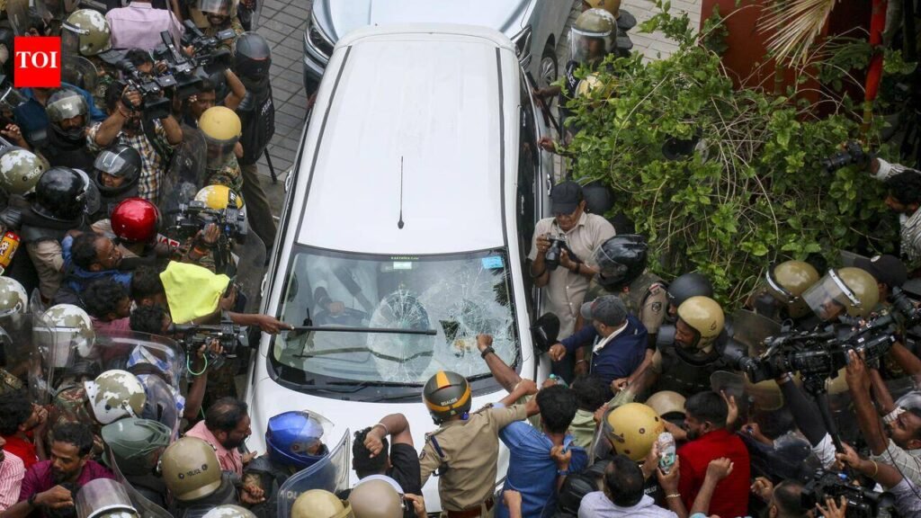 Attack on ED vehicle: SFI worker held from Chennai airport | Thiruvananthapuram News