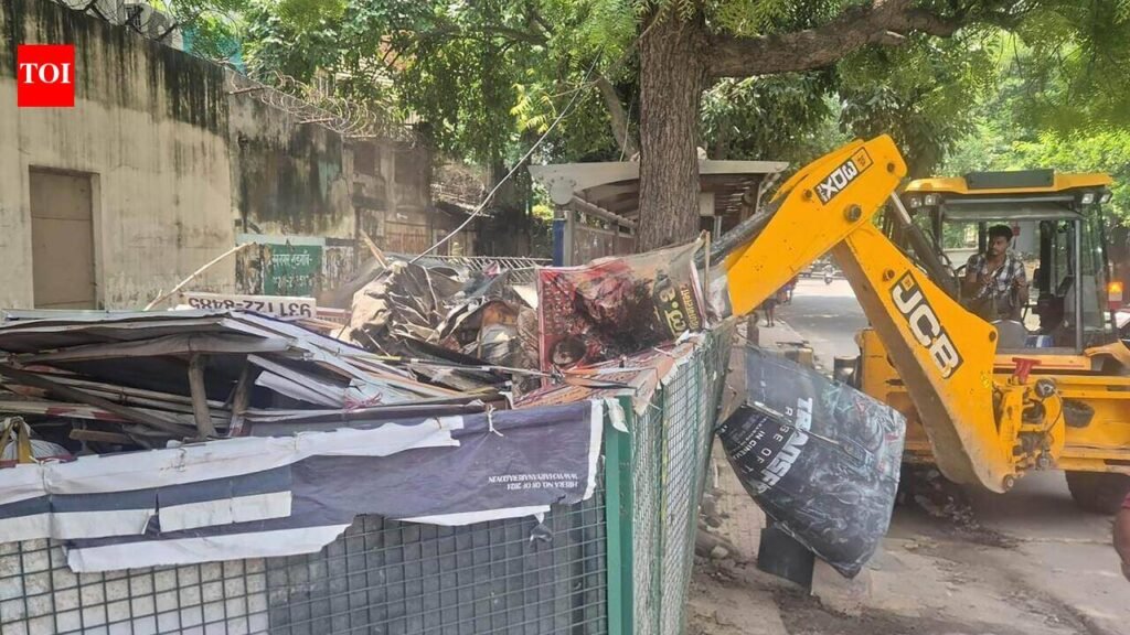 8 km of roads cleared of encroachments on first day of city-wide drive | Gurgaon News