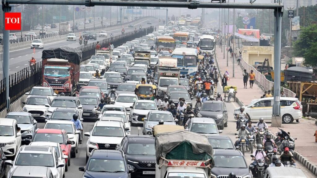 DME shut for kanwar yatra, diverted traffic chokes NH-9, EPE | Noida News