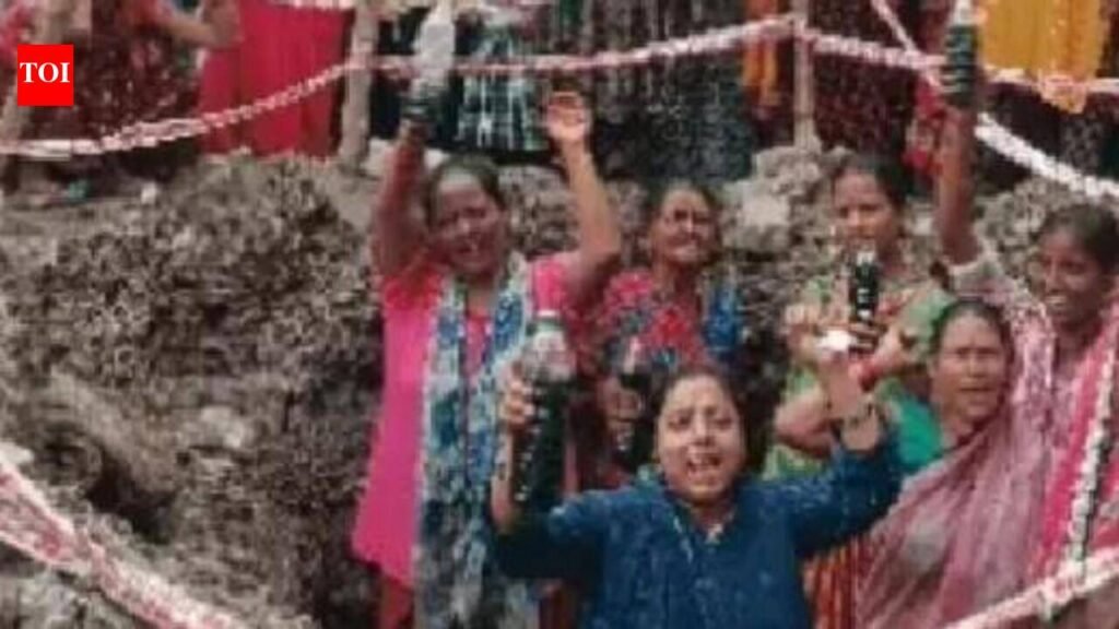 ‘Water like poison’: Juhi residents protest year-long contaminated supply | Kanpur News