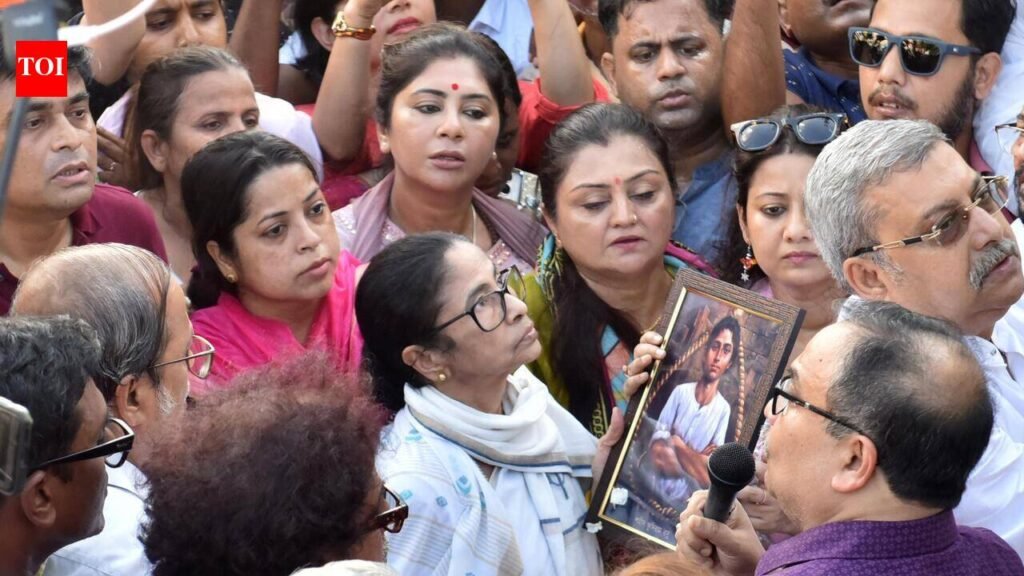 Ananta stirs fresh row over Netaji, Didi takes ‘insult’ protest to streets | Kolkata News