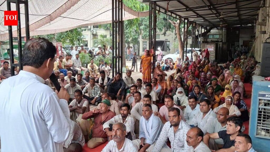 MCG sanitation workers extend strike till August 15 over pending demands | Gurgaon News