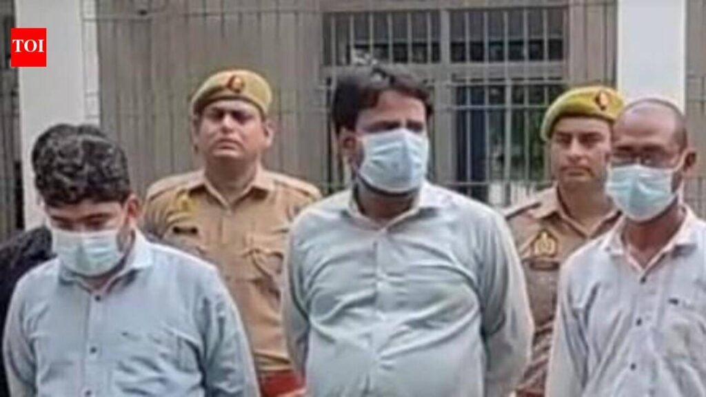 4 held for duping traders, farmers of crores