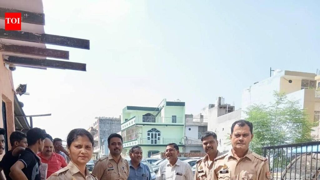 FIR against 6 for power theft in Noida, Greater Noida