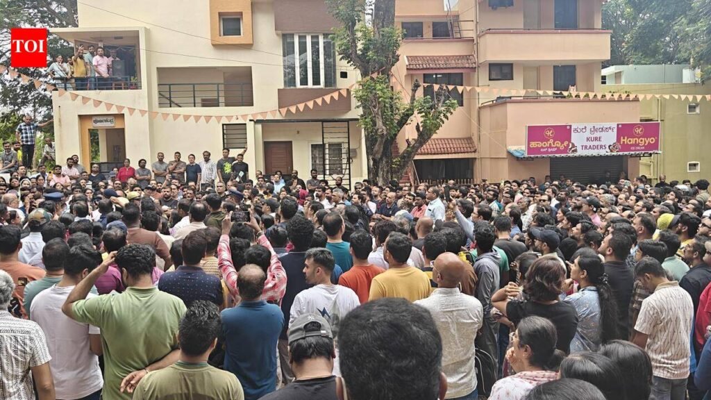 1000 residents protest, officials offer yet another wait
