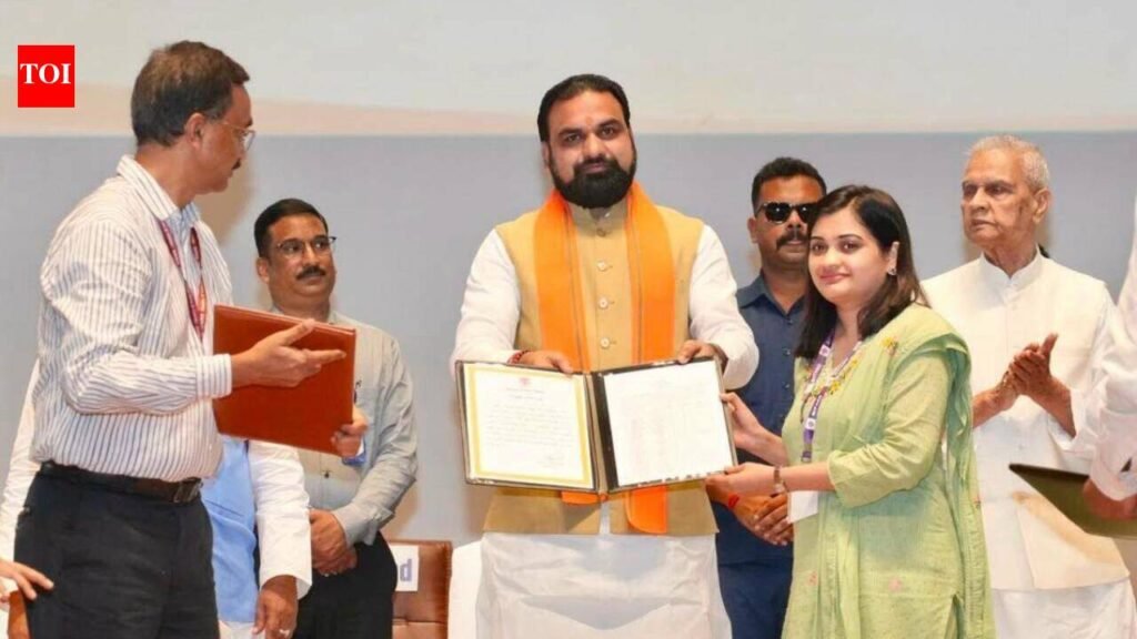 Samrat hands appointment letters to 2,027 BPSC recruits